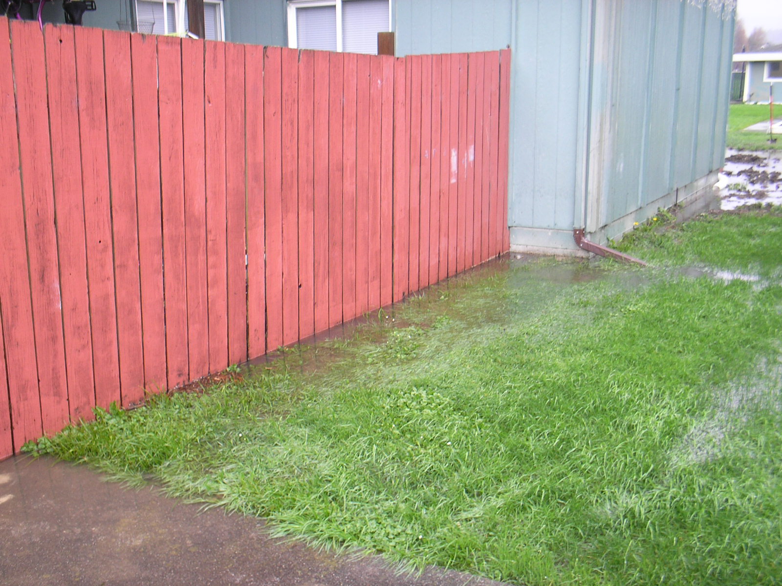 Decaying rental housing in Fortuna, California, 1 of 4